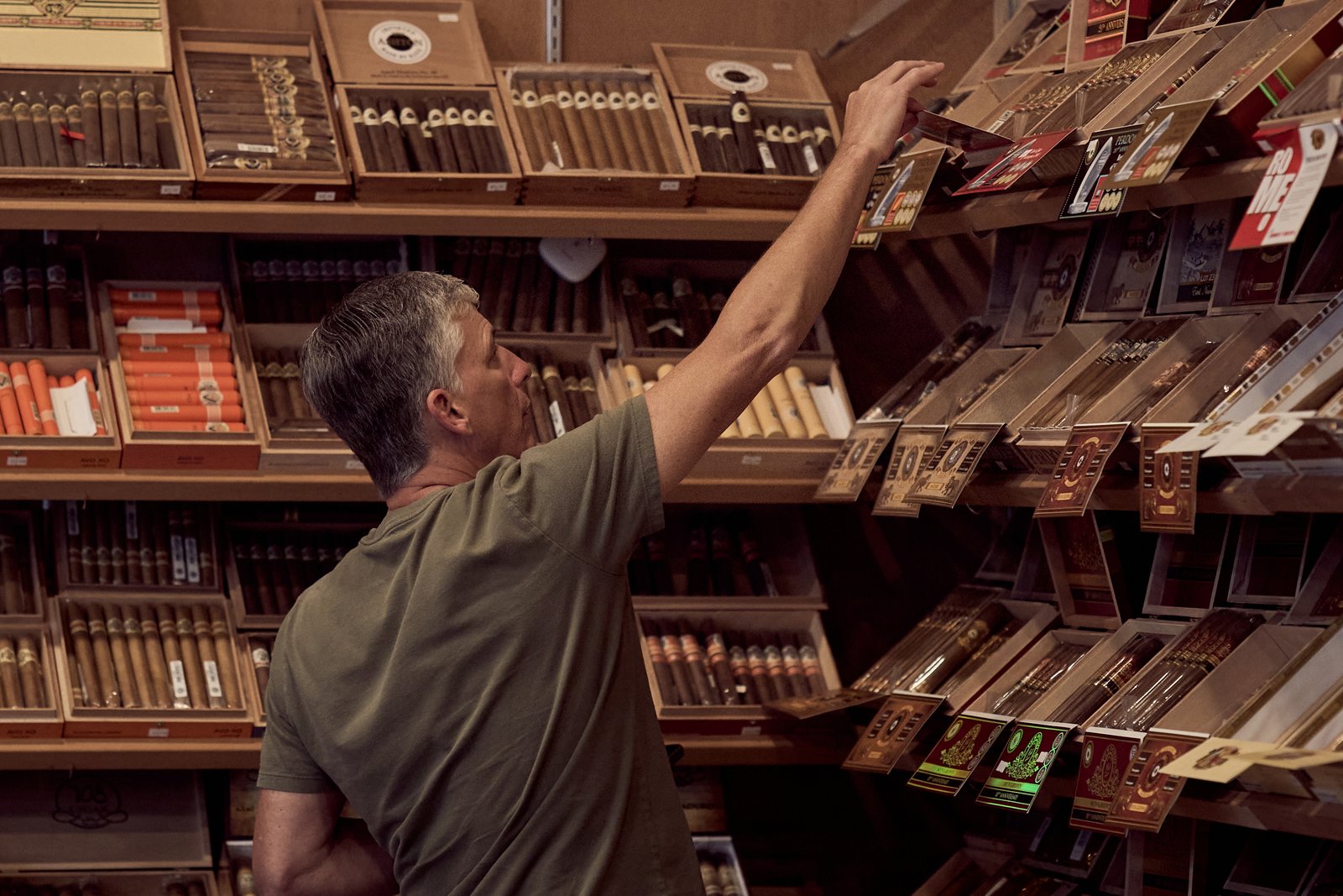 708 Cigar Rolling With Master Bomba at Quakertown